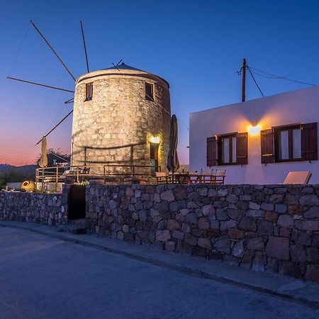 The Windmill Apartment Adamantas Exterior photo